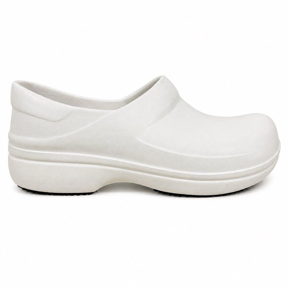 Crocs Neria Pro II Clogs Womens 7 White Slip Resistant Work Nursing Shoes NWT
